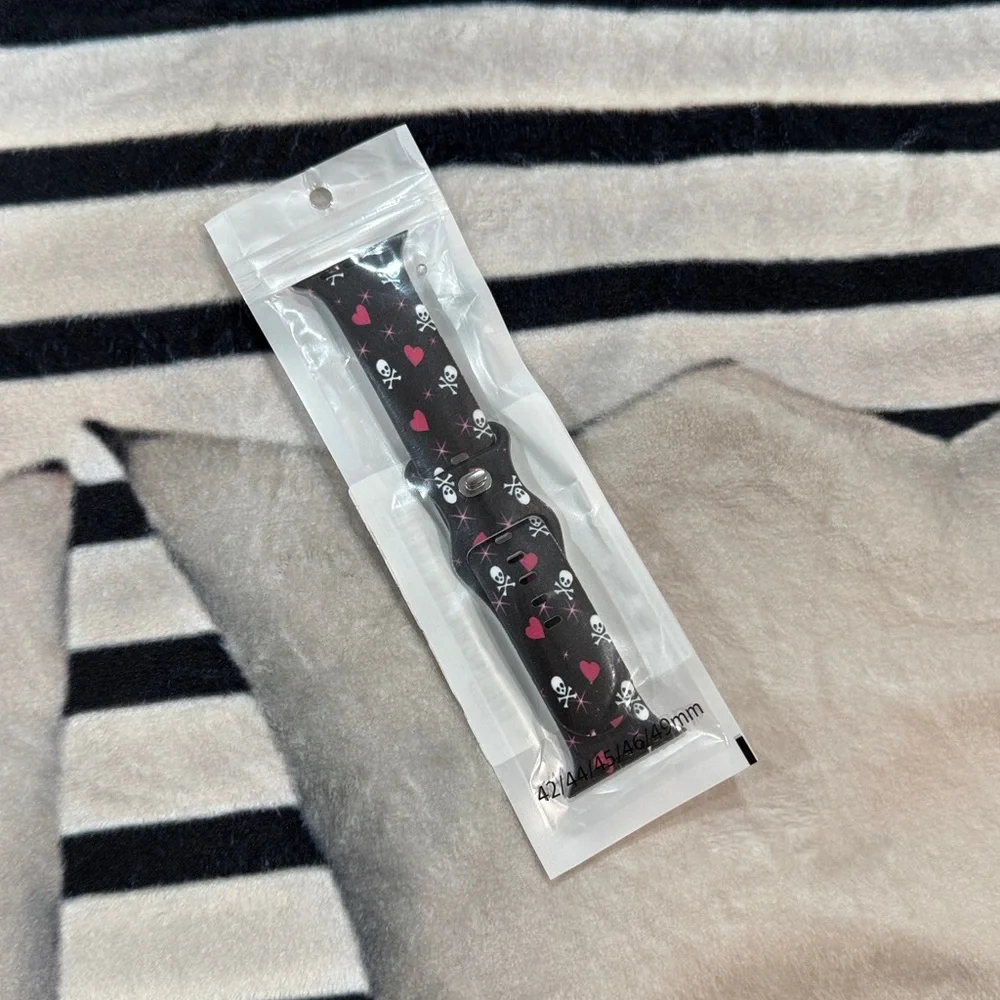 🎃 Skull and Heart Apple Watch Band 👻